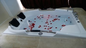 Bouery Hotel Kfar Yassine Bagian luar foto