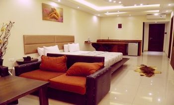 Bouery Hotel Kfar Yassine Bagian luar foto
